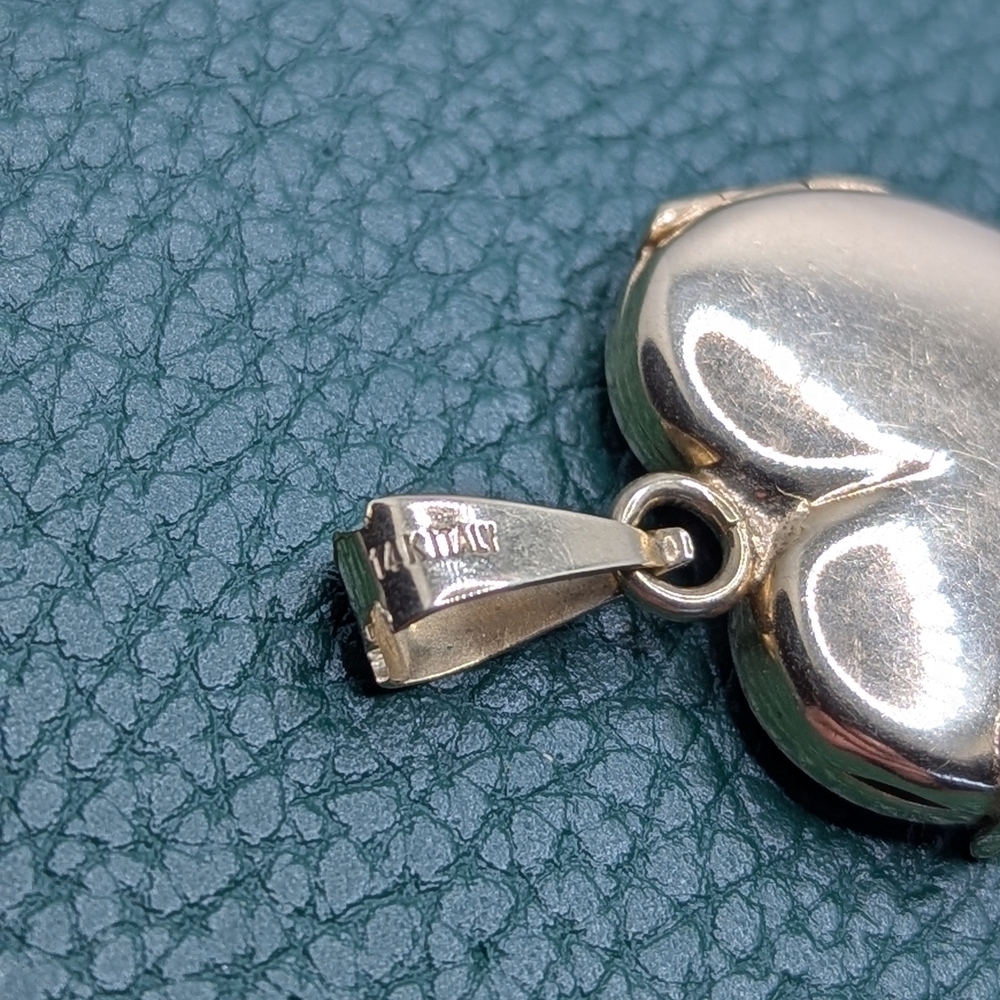 ✨ 14K Gold Vintage Heart Locket ✨ - Picture 4 of 11